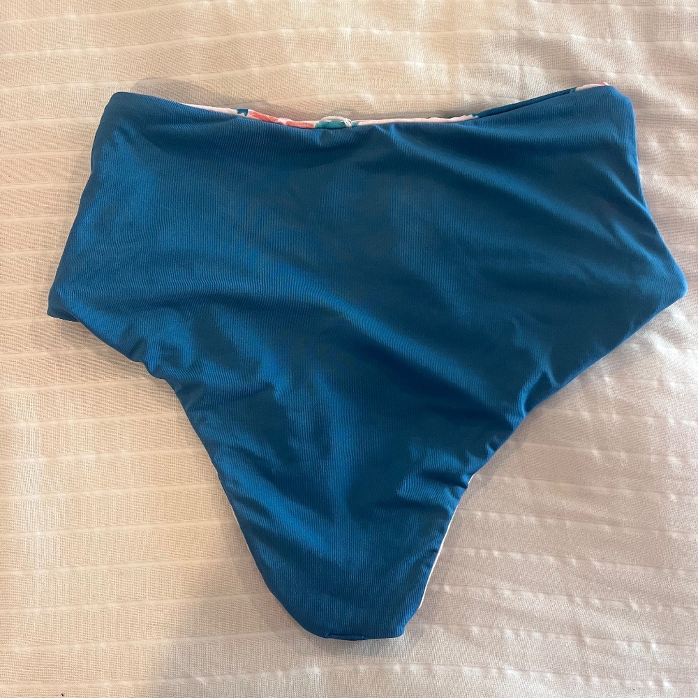 Carve Designs High Rise Reversible Bottom - Picture 2 of 5